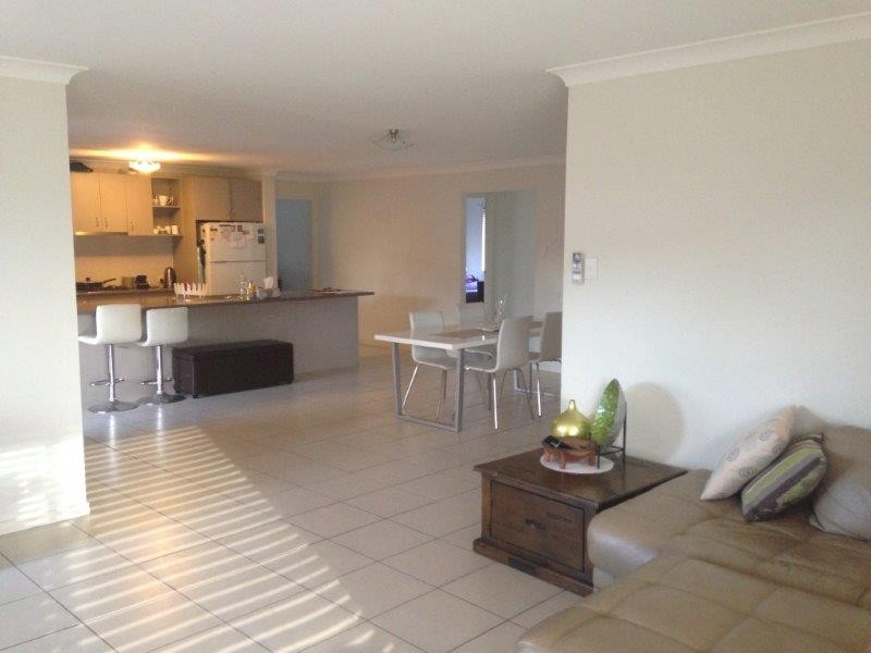 10 Piccadilly Court, Deebing Heights QLD 4306