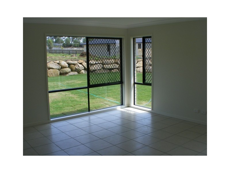 10 Piccadilly Court, Deebing Heights QLD 4306