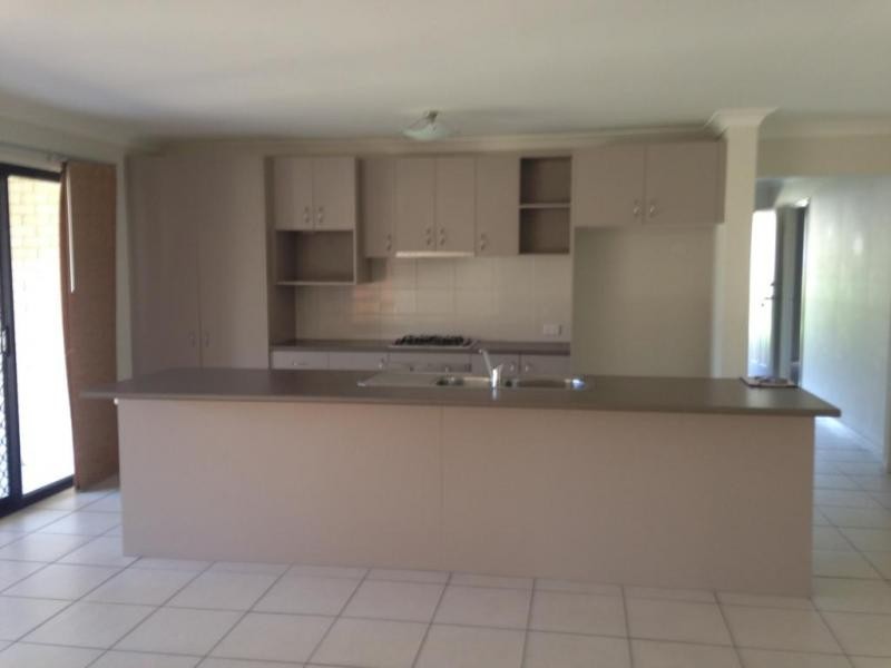 10 Piccadilly Court, Deebing Heights QLD 4306