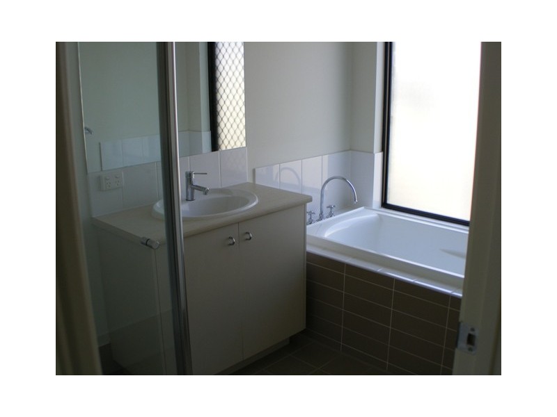 10 Piccadilly Court, Deebing Heights QLD 4306