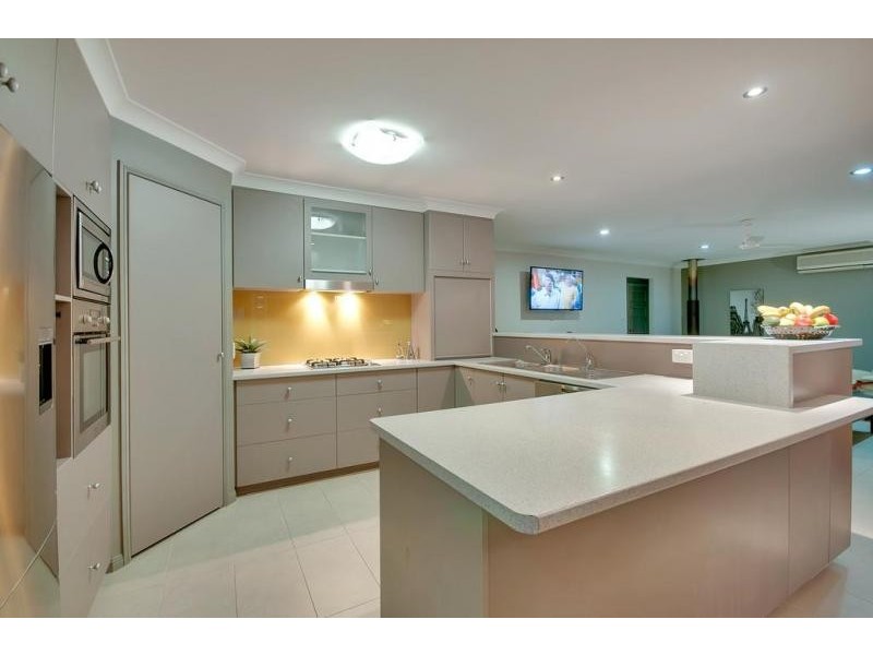 32 Equestrian Drive, Yamanto QLD 4305