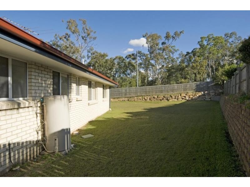 8 Windsor Court, Deebing Heights QLD 4306