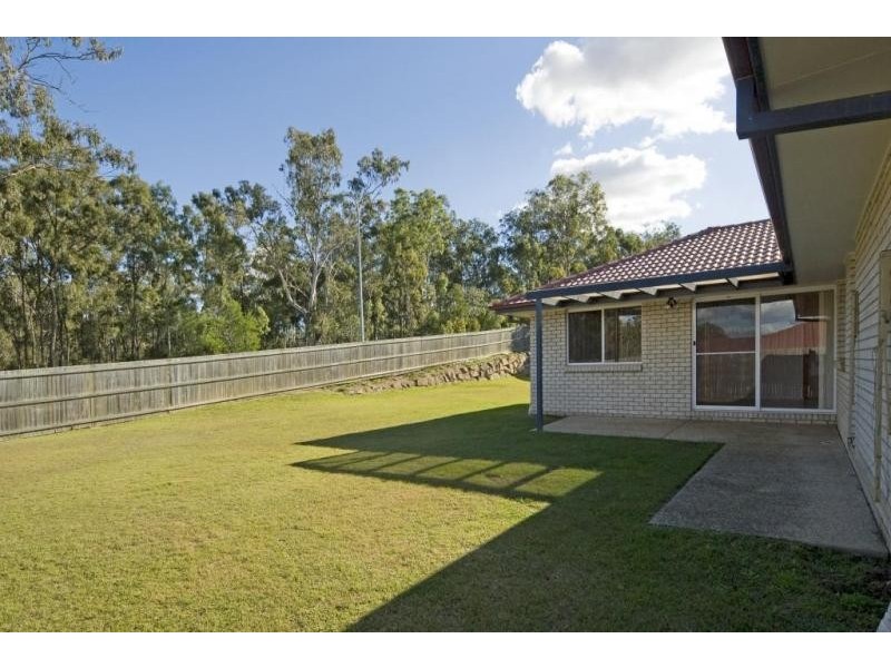 8 Windsor Court, Deebing Heights QLD 4306