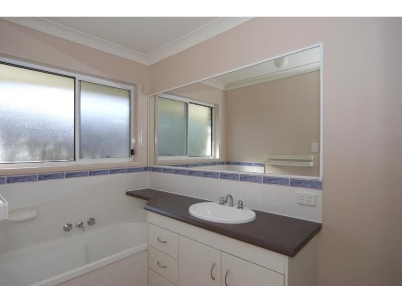 8 Windsor Court, Deebing Heights QLD 4306