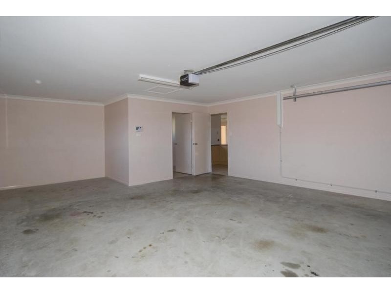 8 Windsor Court, Deebing Heights QLD 4306