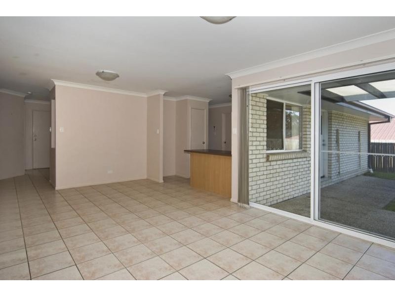 8 Windsor Court, Deebing Heights QLD 4306