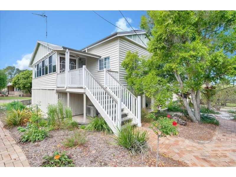 17 Chermside Road, Eastern Heights QLD 4305