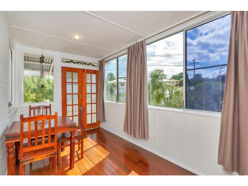 17 Chermside Road, Eastern Heights QLD 4305