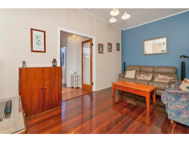 17 Chermside Road, Eastern Heights QLD 4305