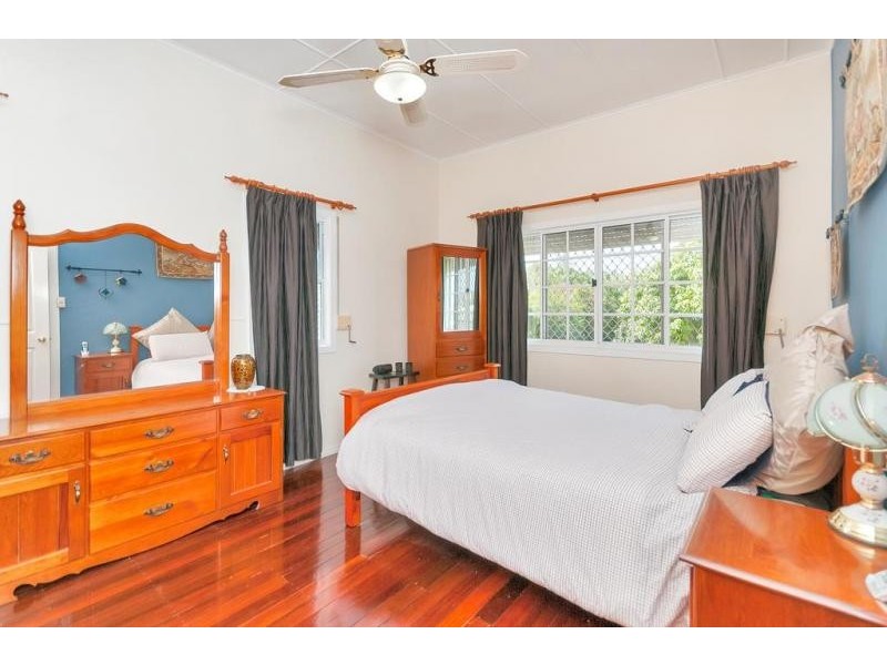 17 Chermside Road, Eastern Heights QLD 4305