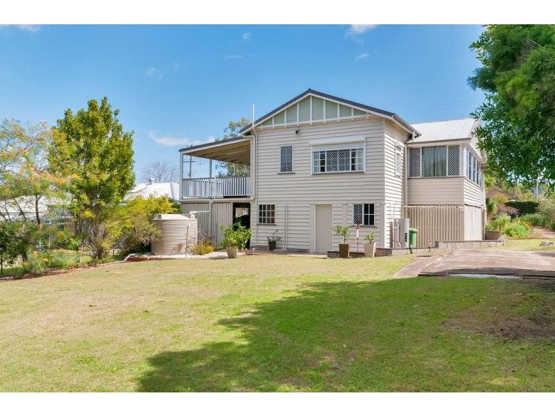 17 Chermside Road, Eastern Heights QLD 4305
