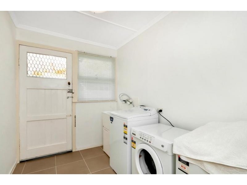 68 Robertson Road, Eastern Heights QLD 4305