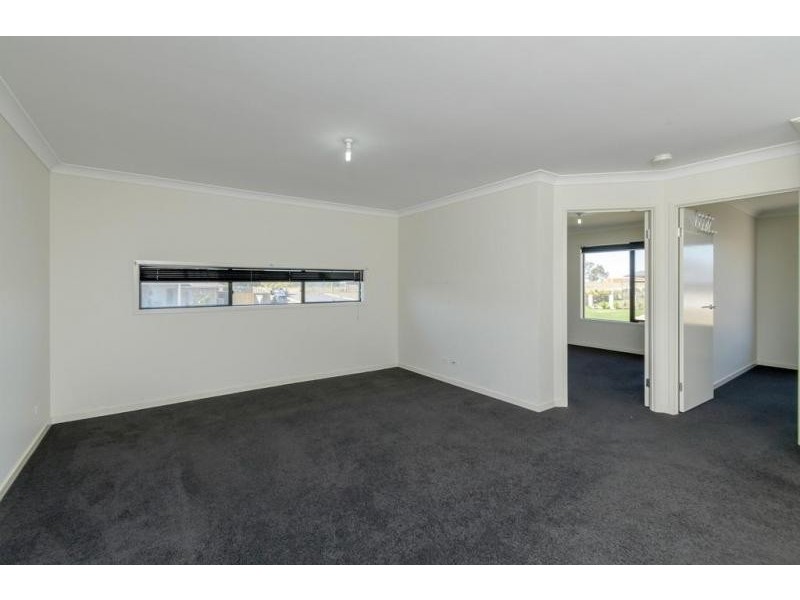 90 Honeywood Drive, Fernvale QLD 4306