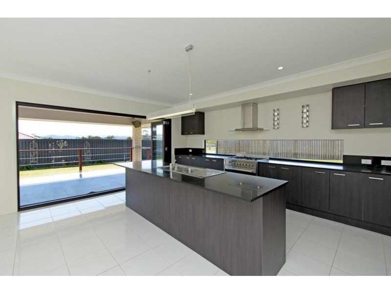 90 Honeywood Drive, Fernvale QLD 4306