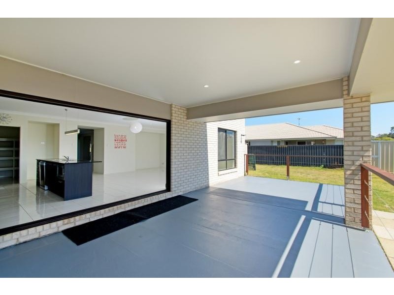 90 Honeywood Drive, Fernvale QLD 4306