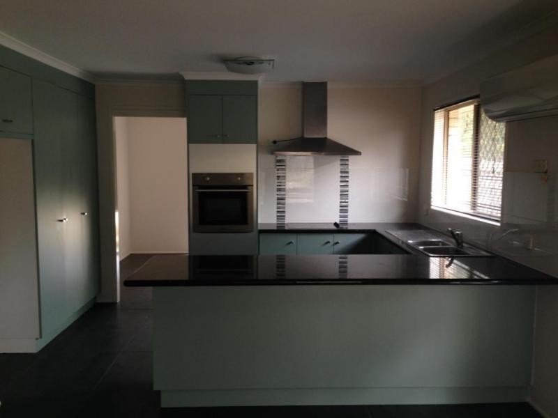 325 South Station Road, Raceview QLD 4305