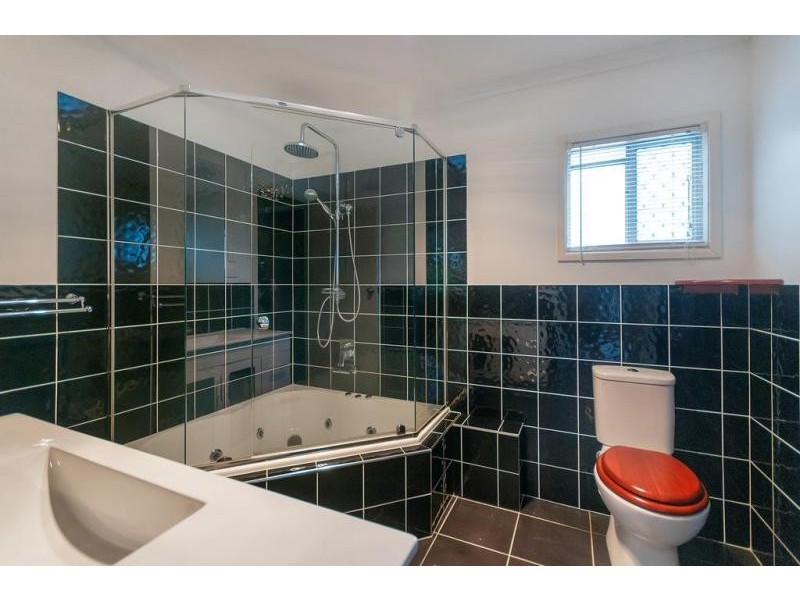 3 Sealy Street, Silkstone QLD 4304