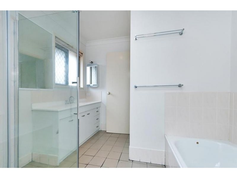 17 Willowtree Drive, Flinders View QLD 4305