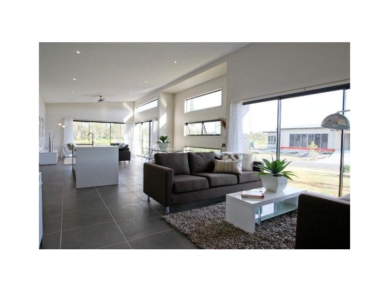 1 Sirmione Court, Raceview QLD 4305