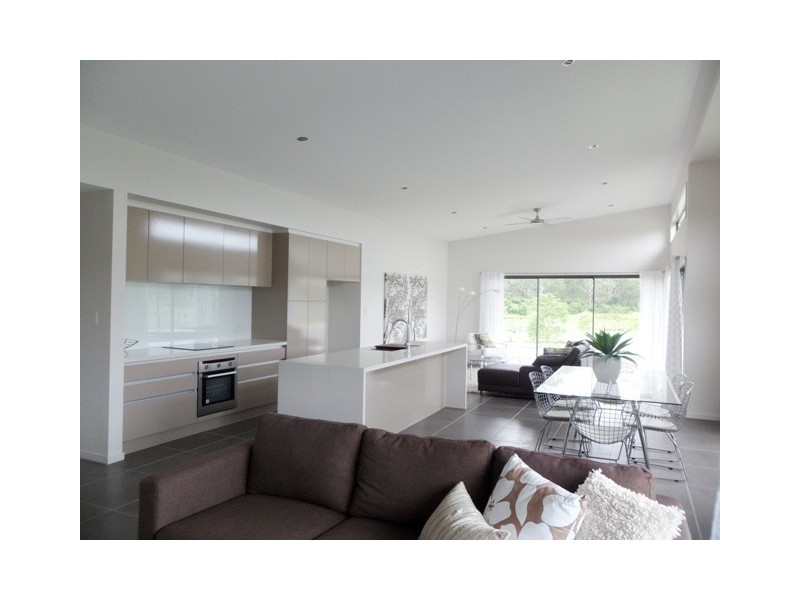 1 Sirmione Court, Raceview QLD 4305