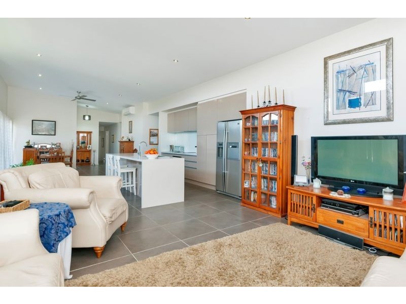 1 Sirmione Court, Raceview QLD 4305