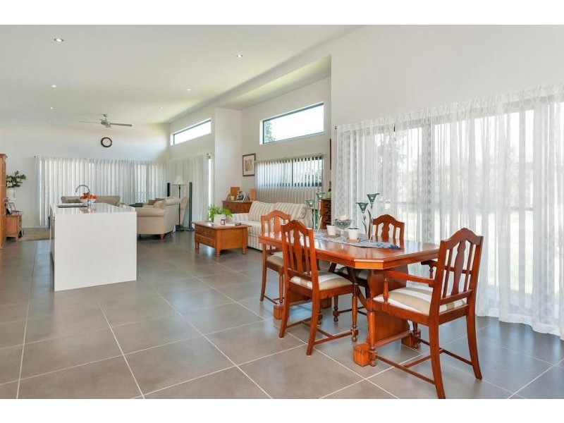 1 Sirmione Court, Raceview QLD 4305