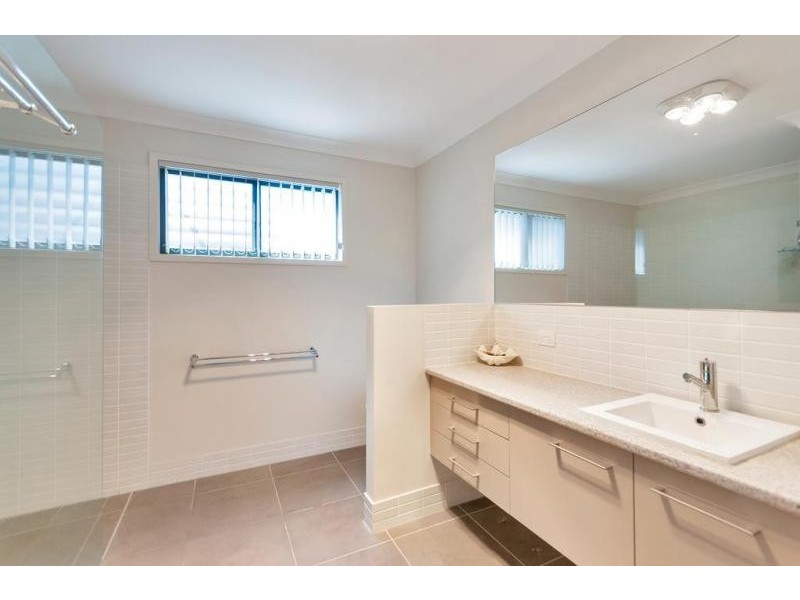 1 Sirmione Court, Raceview QLD 4305