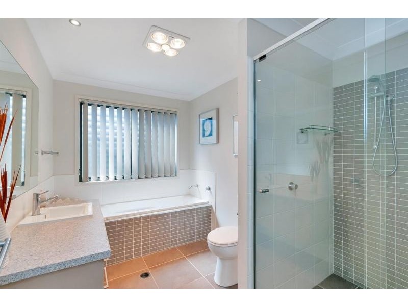 1 Sirmione Court, Raceview QLD 4305