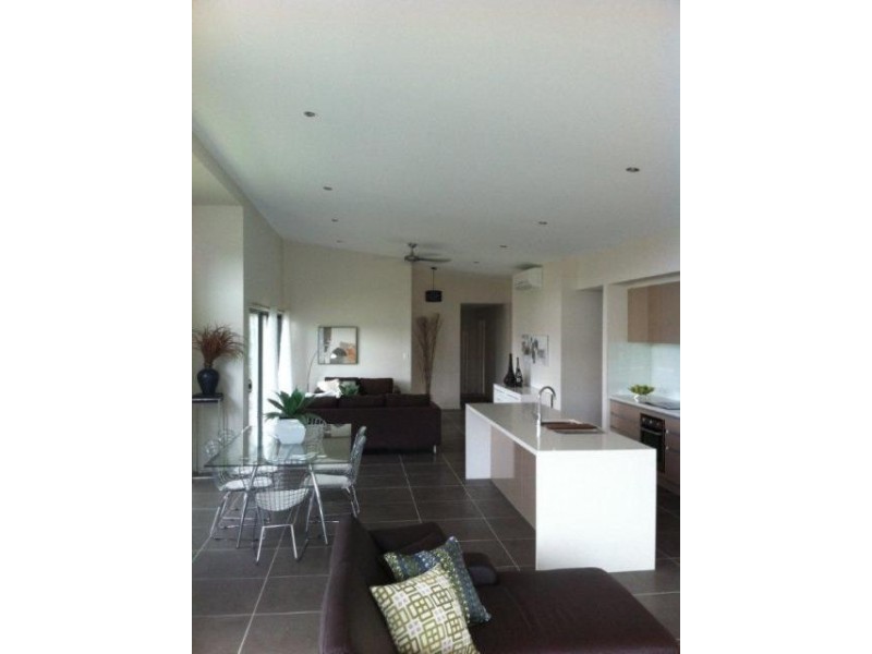 1 Sirmione Court, Raceview QLD 4305