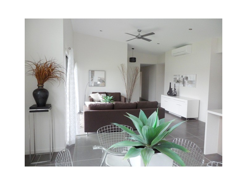 1 Sirmione Court, Raceview QLD 4305