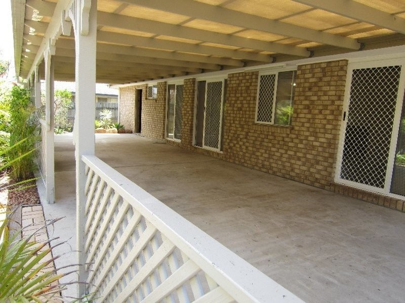 21 Oregon Close, Yamanto QLD 4305