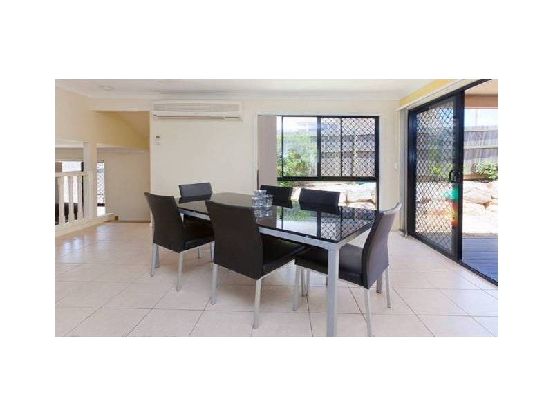 16 Creekside Drive, Springfield Lakes QLD 4300
