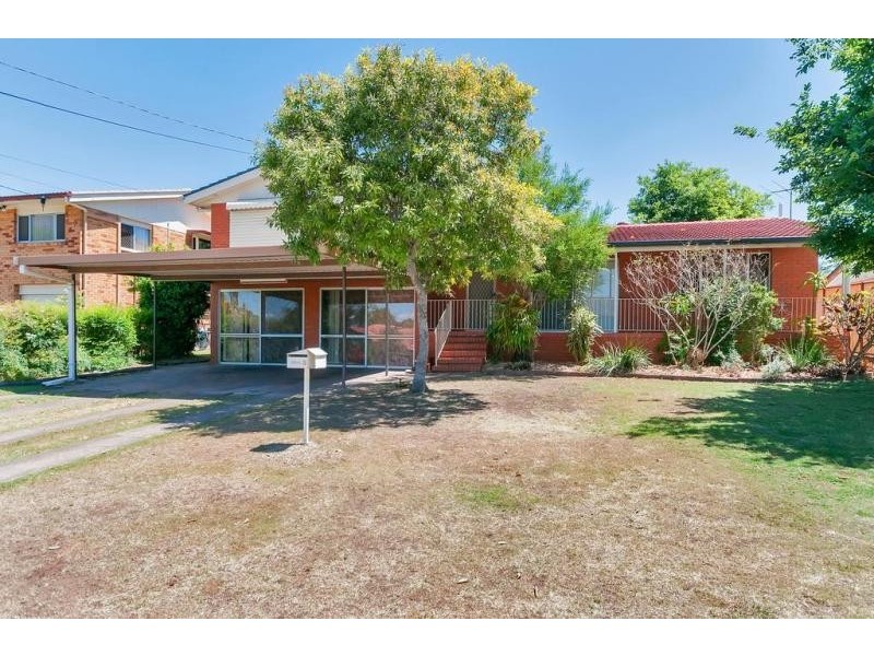 5 Cornwall Street, Eastern Heights QLD 4305