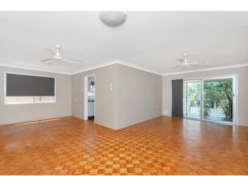 5 Cornwall Street, Eastern Heights QLD 4305