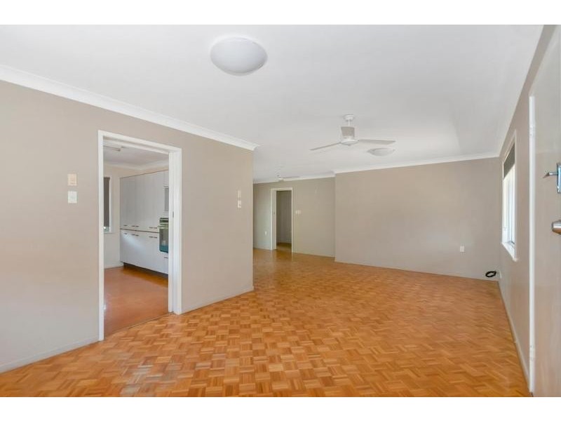 5 Cornwall Street, Eastern Heights QLD 4305