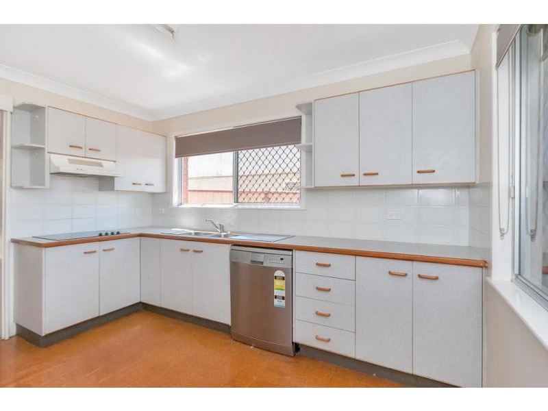 5 Cornwall Street, Eastern Heights QLD 4305