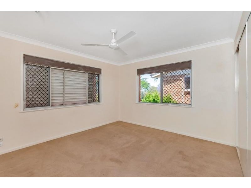 5 Cornwall Street, Eastern Heights QLD 4305