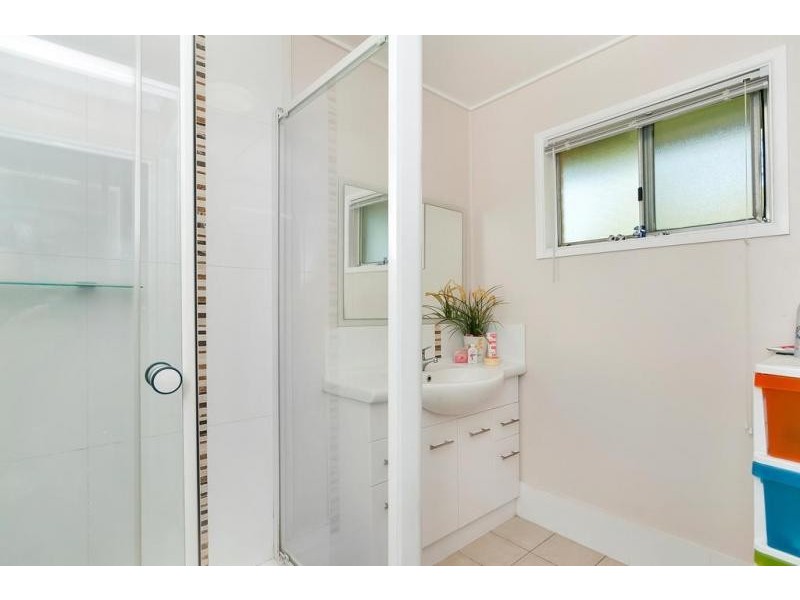 67 Barclay Street, Bundamba QLD 4304