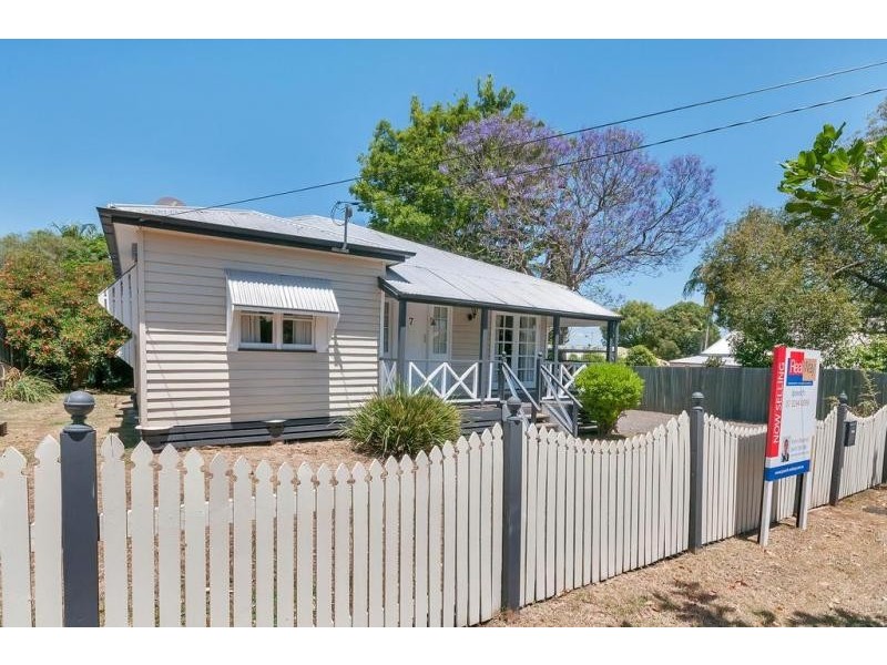 7 Turner Street, Eastern Heights QLD 4305