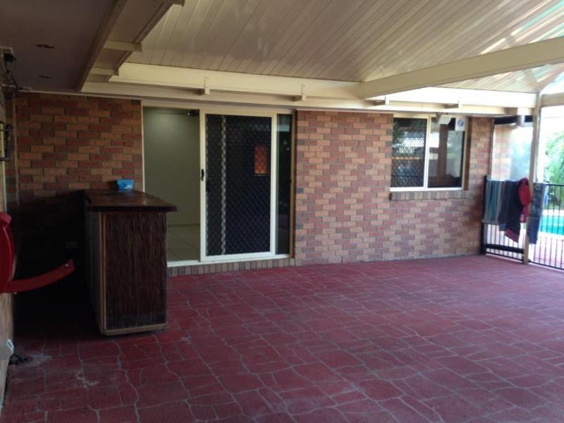 32 Cowley Drive, Flinders View QLD 4305