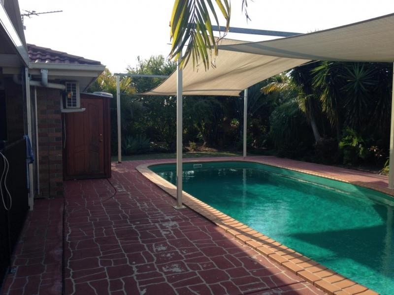 32 Cowley Drive, Flinders View QLD 4305