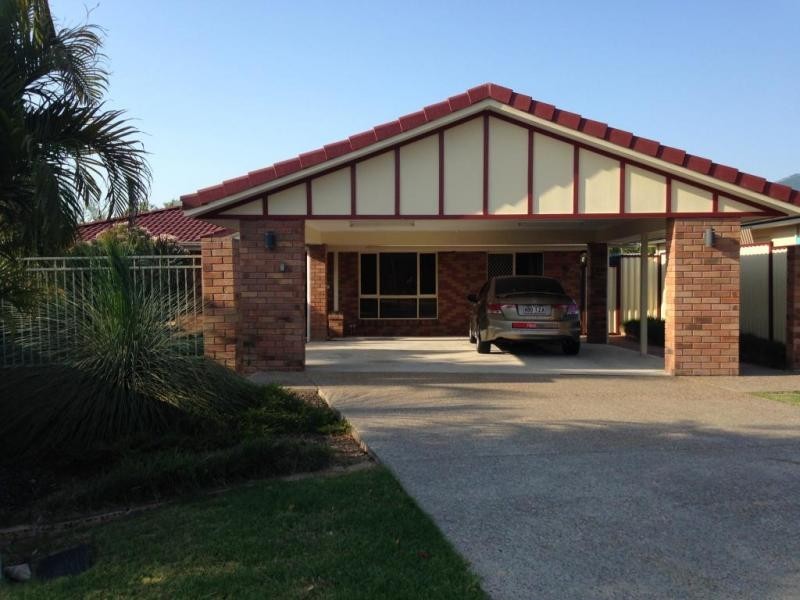 32 Cowley Drive, Flinders View QLD 4305