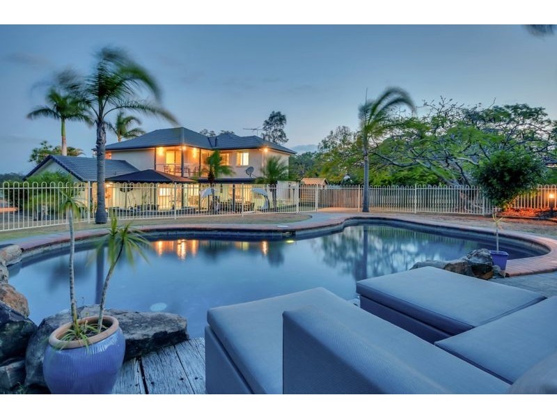 221 Wildey Street, Flinders View QLD 4305