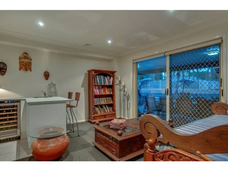 221 Wildey Street, Flinders View QLD 4305