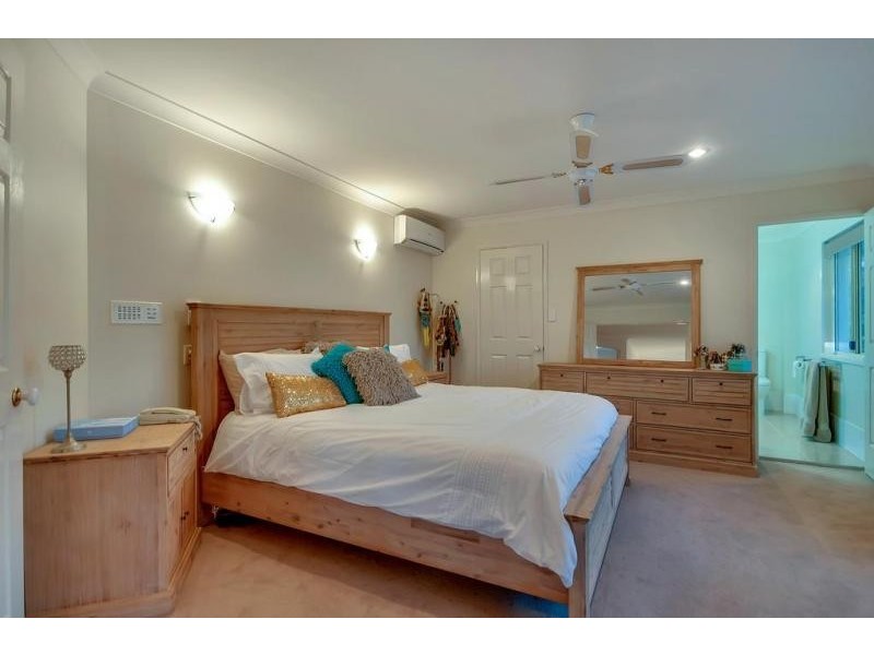 221 Wildey Street, Flinders View QLD 4305