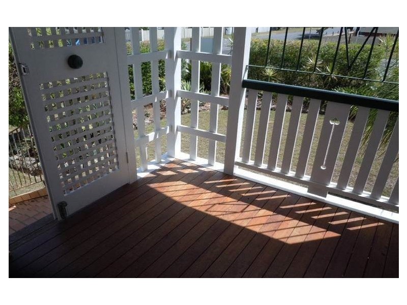 14 Queen Street, Newtown QLD 4305