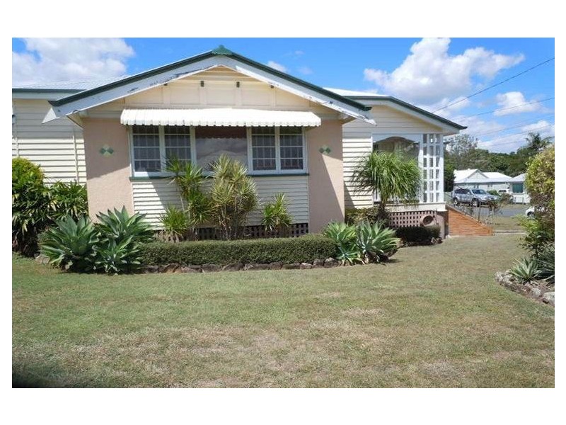 14 Queen Street, Newtown QLD 4305