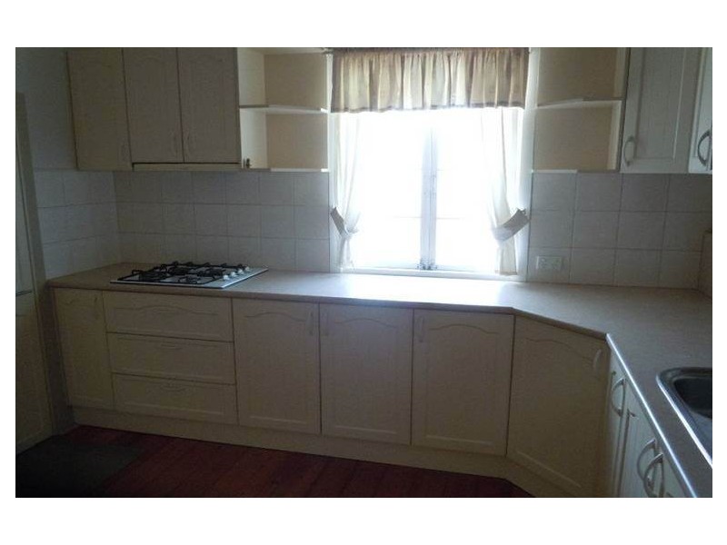 14 Queen Street, Newtown QLD 4305