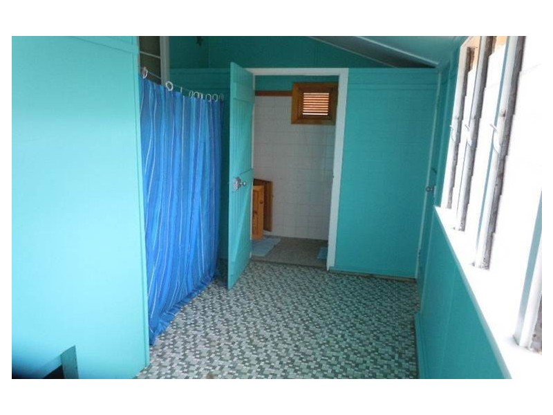 14 Queen Street, Newtown QLD 4305