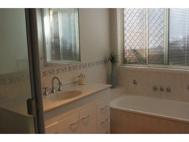 34 Jacana Crescent, Flinders View QLD 4305